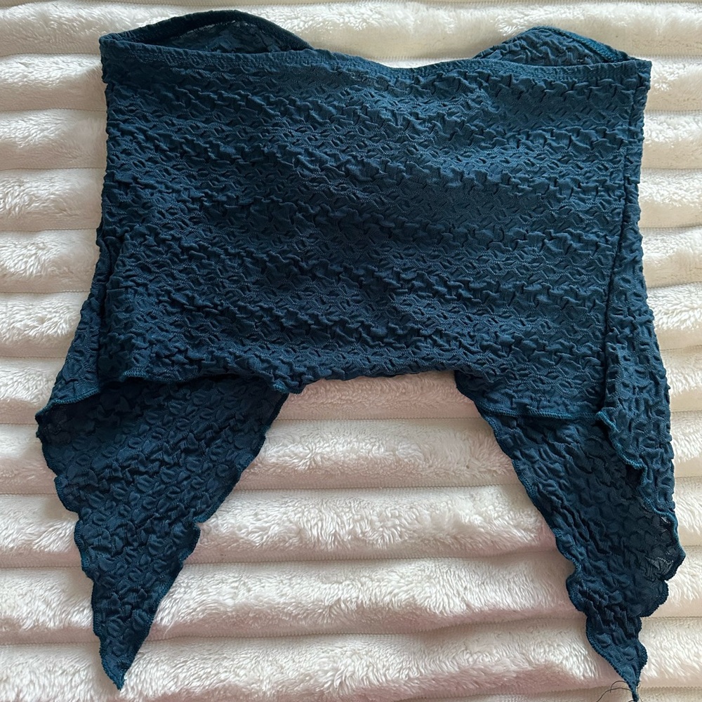 Blue top - Picture 2 of 2